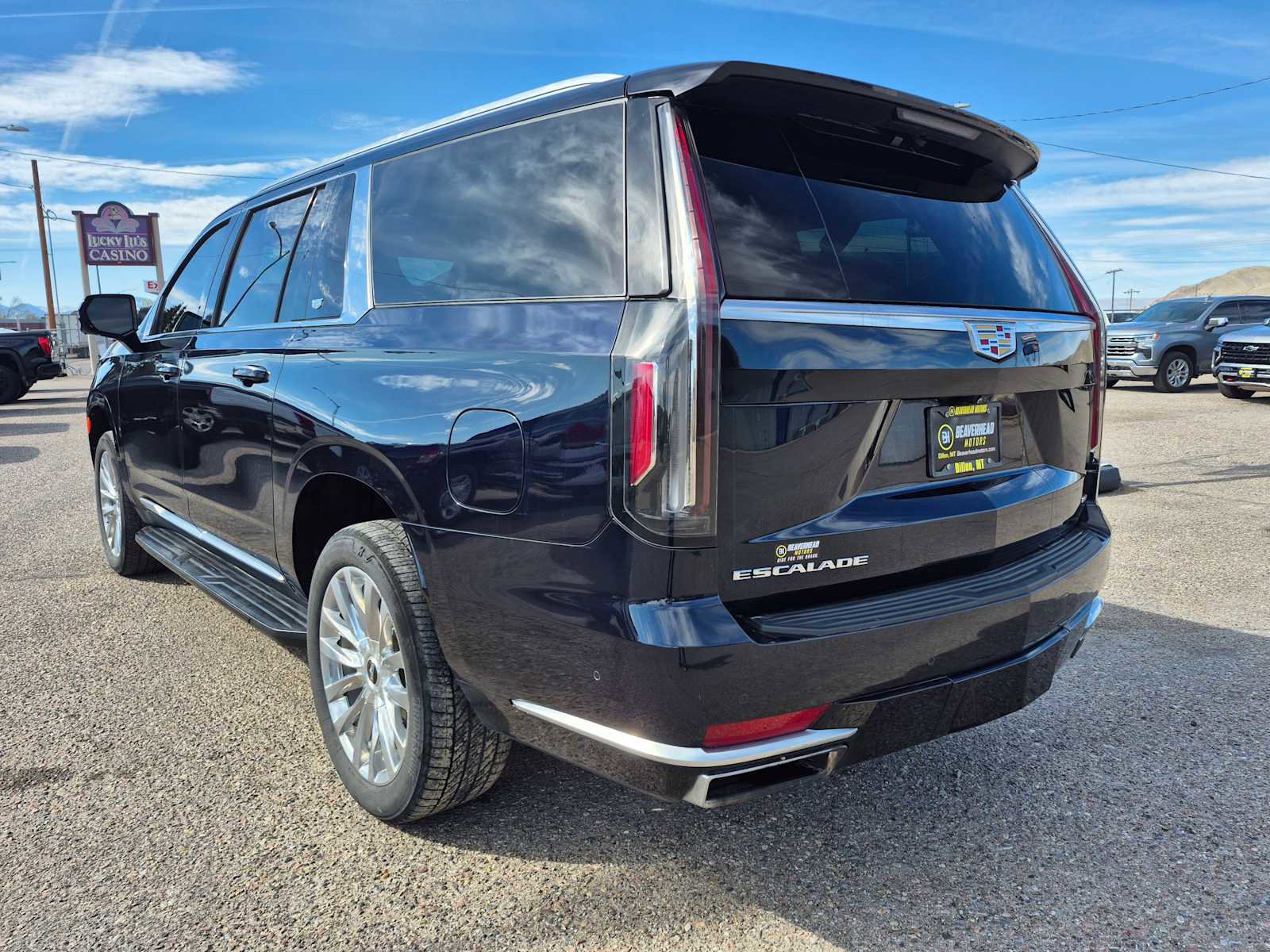 Used 2021 Cadillac Escalade ESV Premium Luxury w/ Driver Assist Tech Package AWD/4WD image 9