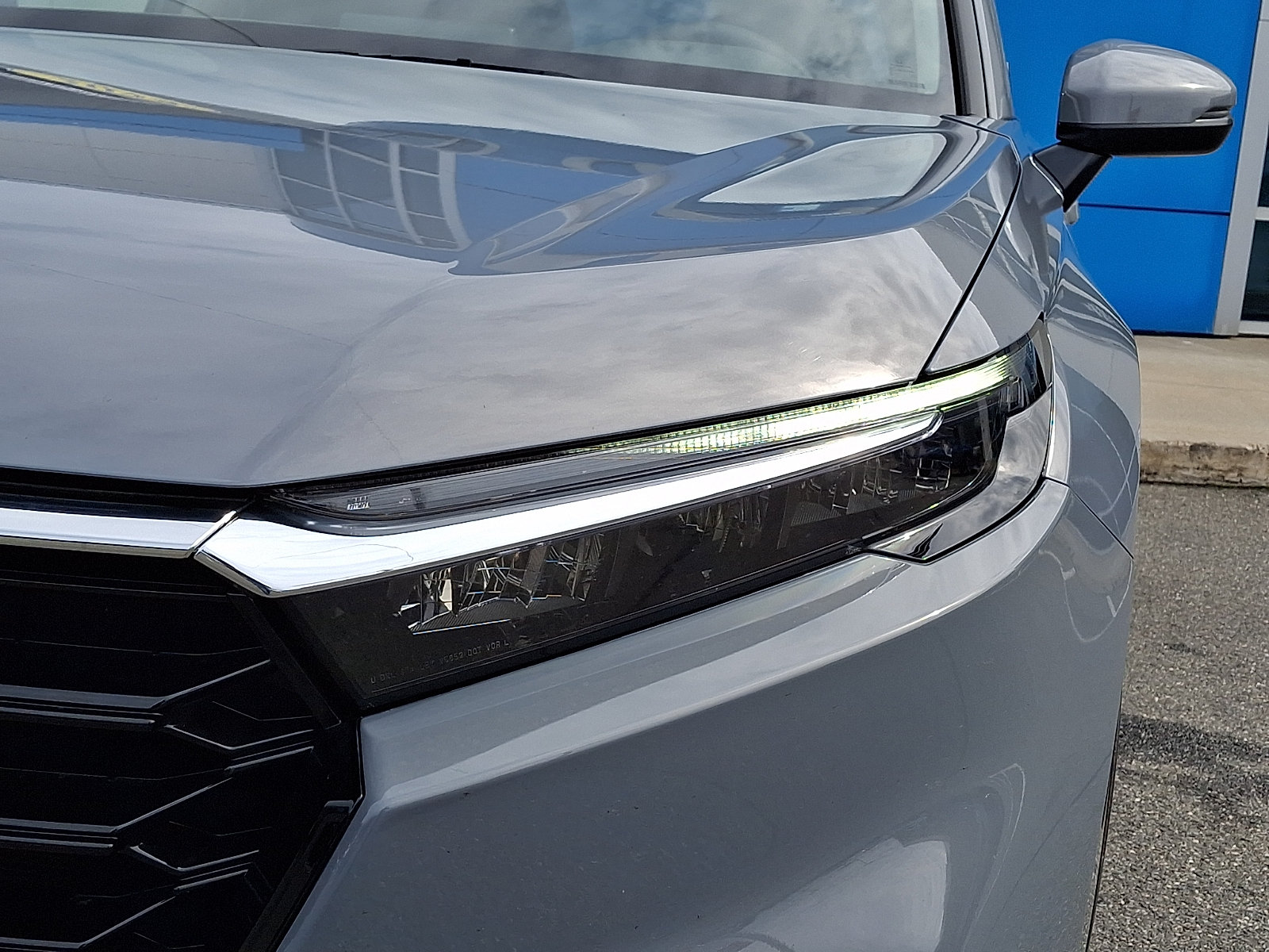 Used 2025 Honda CR-V EX image 9