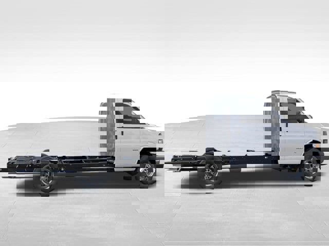 New 2026 Chevrolet Express 4500 w/ Power Convenience Package image 5