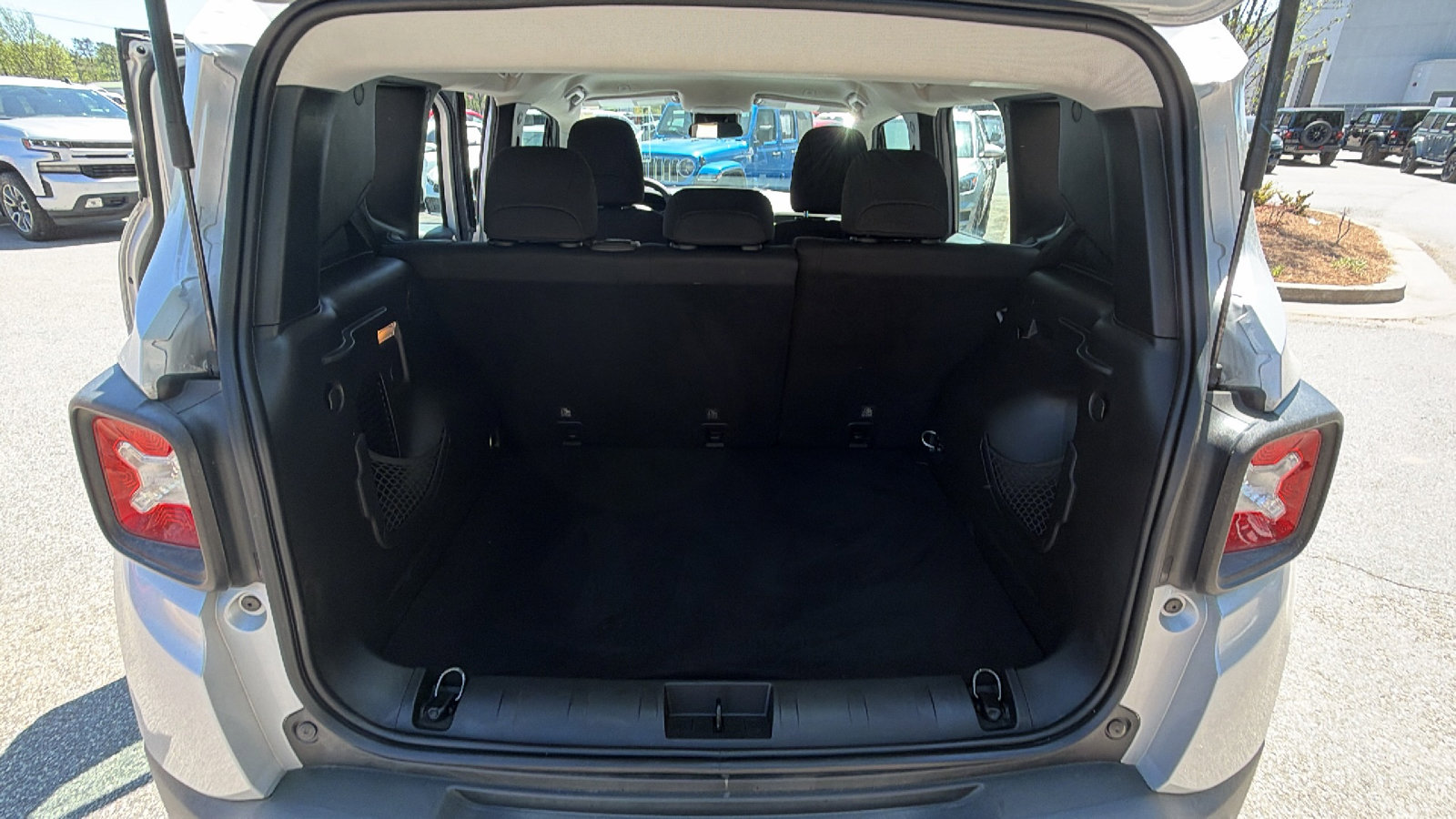 Used 2020 Jeep Renegade Sport w/ UConnect 7.0 Group image 13