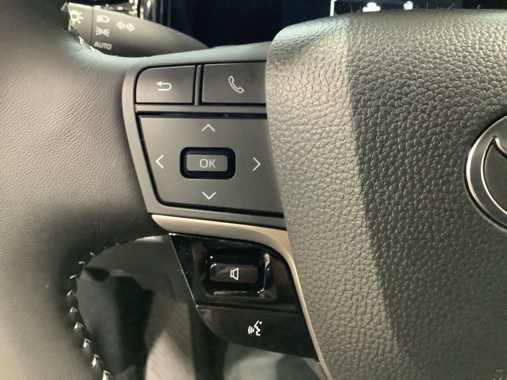 Used 2026 Toyota Camry SE image 12