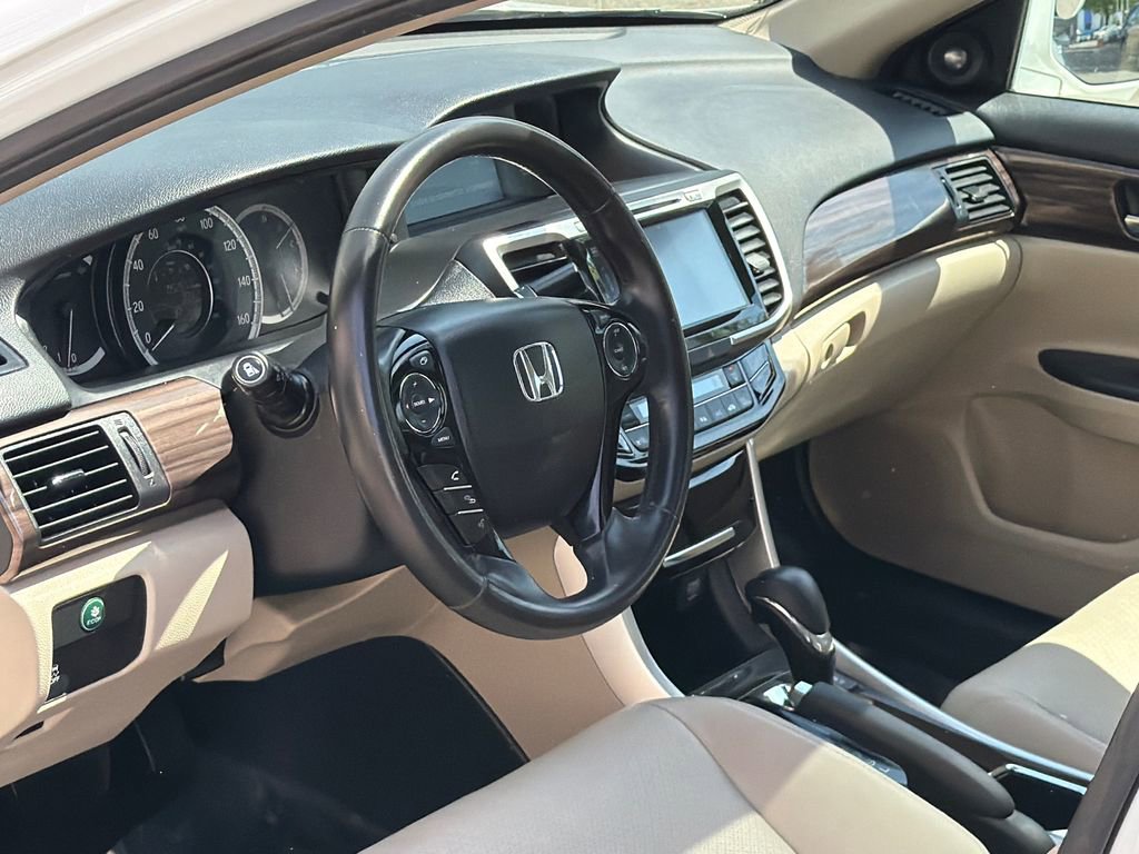 Used 2016 Honda Accord EX-L image 11