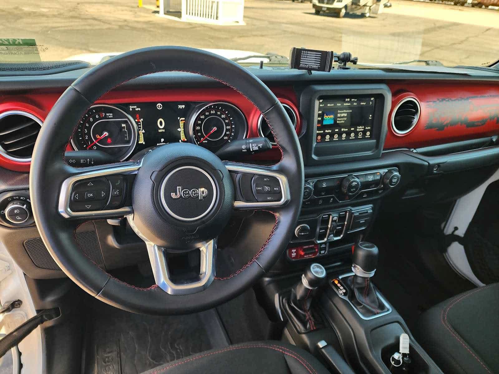 Used 2021 Jeep Gladiator Rubicon AWD/4WD image 2