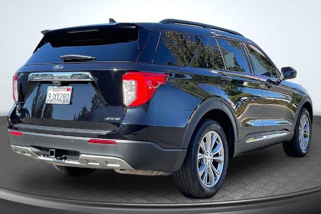 Certified 2023 Ford Explorer XLT w/ Equipment Group 202A AWD/4WD image 2