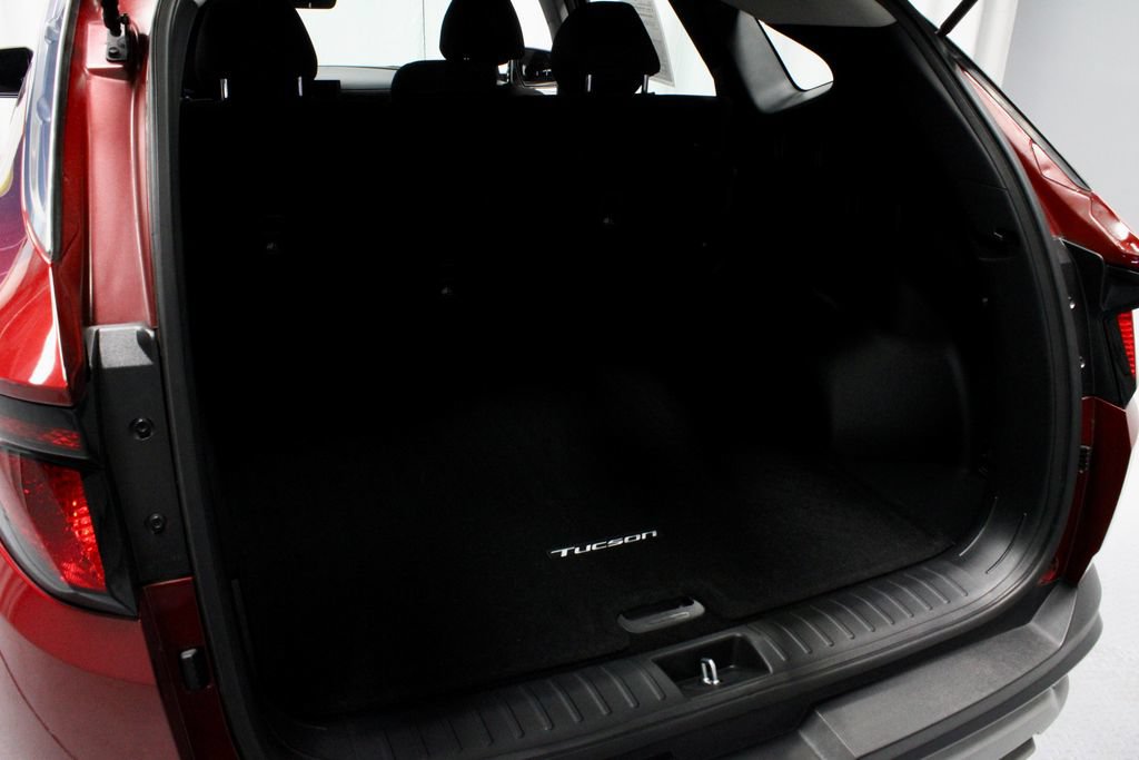 Certified 2025 Hyundai Tucson SE AWD/4WD image 11