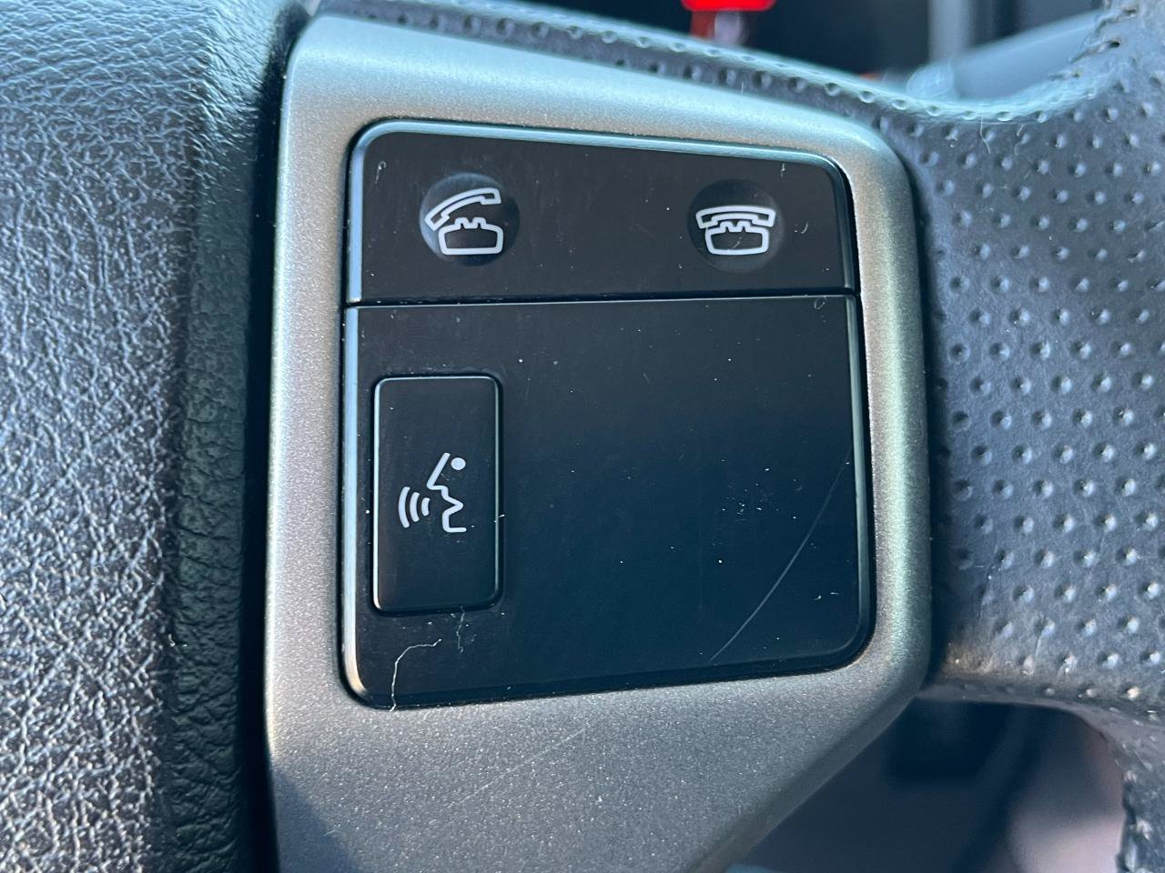 Used 2013 Toyota 4Runner Limited AWD/4WD image 25