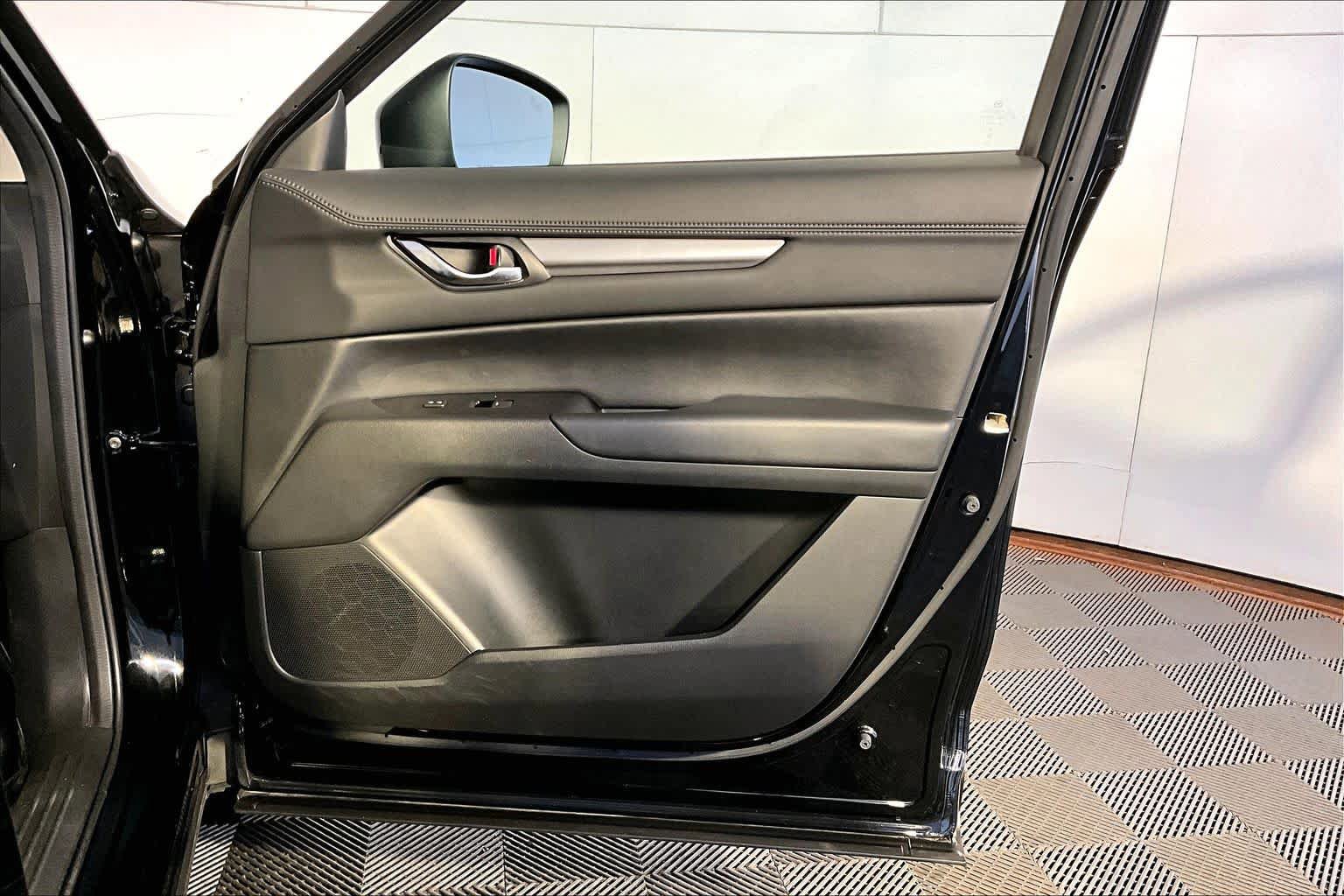 Used 2020 MAZDA CX-5 Touring AWD/4WD image 23
