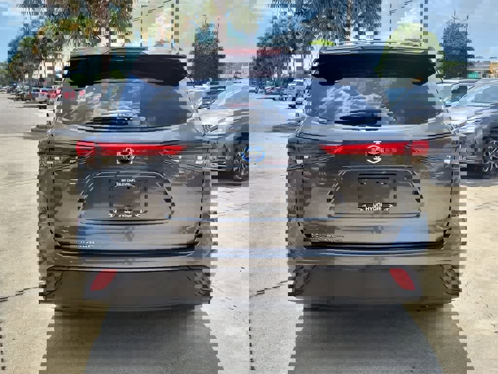 Used 2020 Toyota Highlander XLE image 9