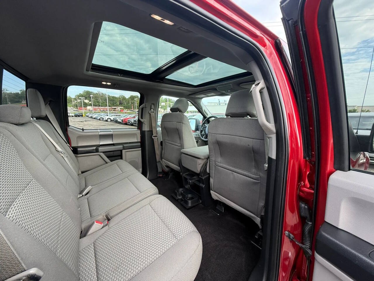 Used 2016 Ford F150 XLT w/ Equipment Group 302A Luxury AWD/4WD image 18