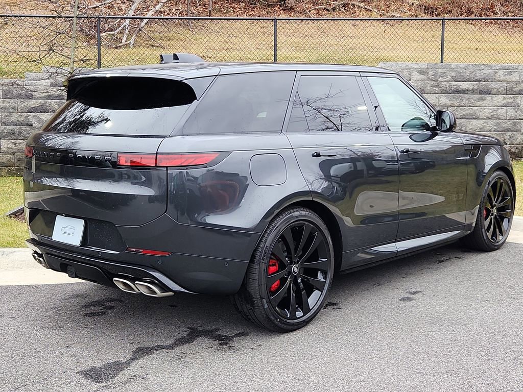 New 2025 Land Rover Range Rover Sport Dynamic SE image 2