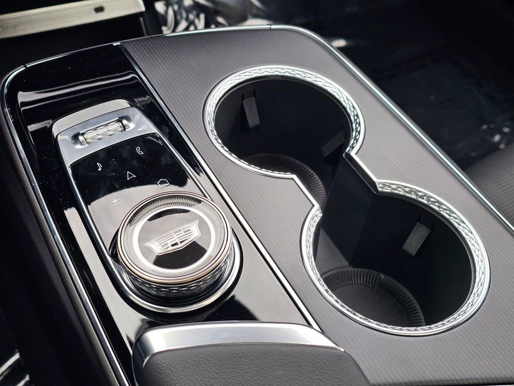 New 2026 Cadillac Lyriq V AWD/4WD image 32