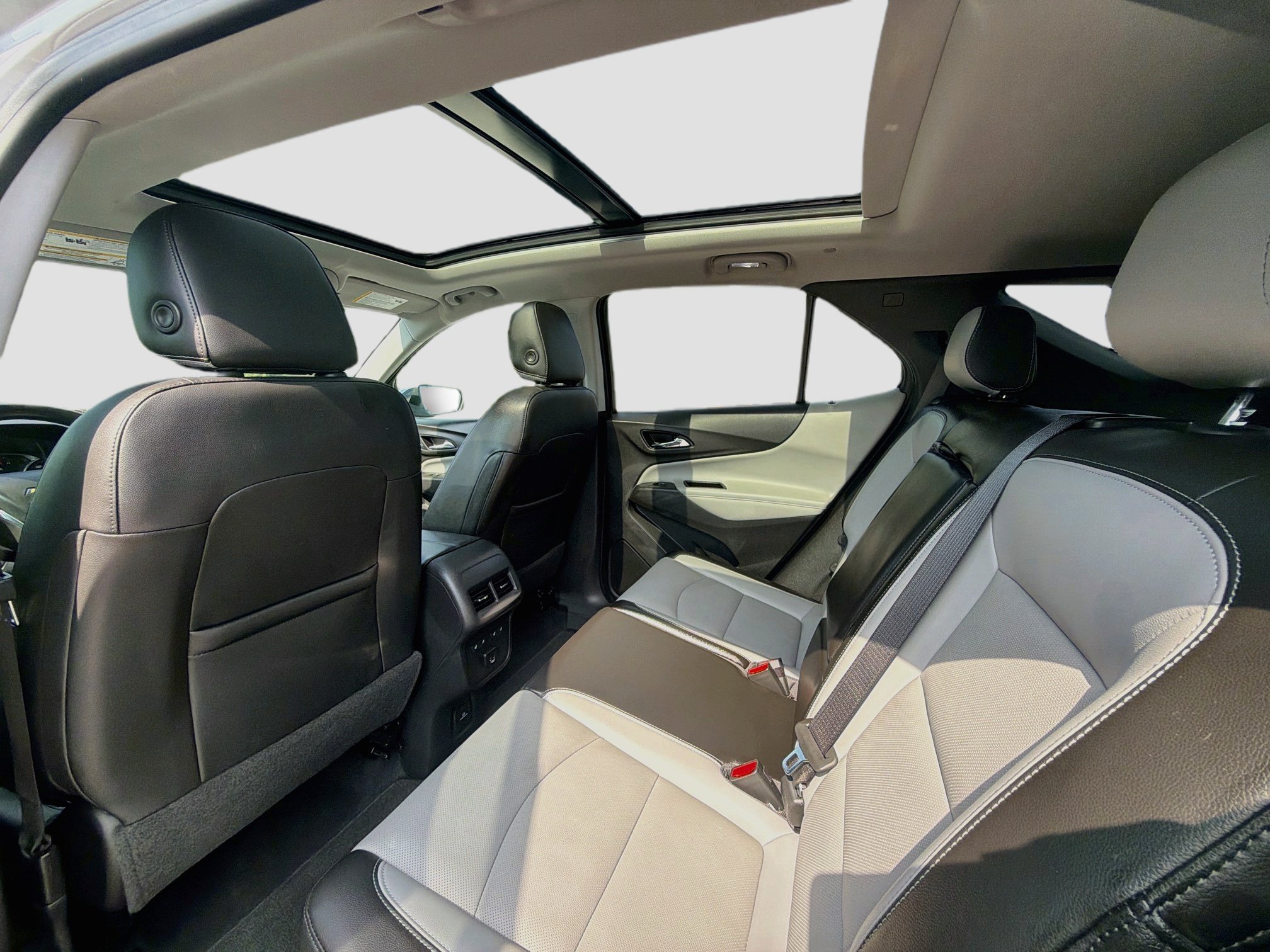 Used 2021 Chevrolet Equinox Premier FWD image 26