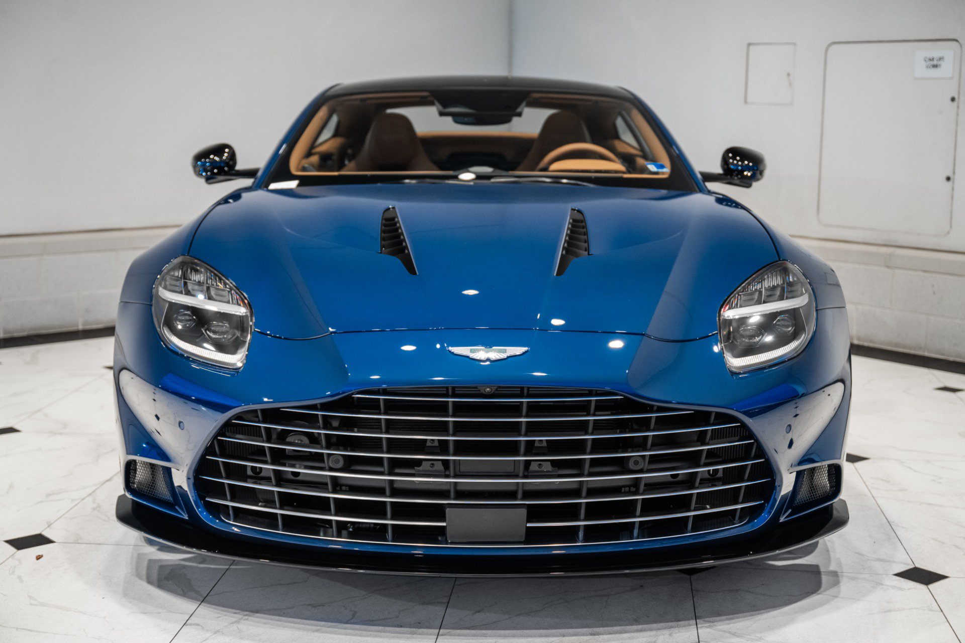 New 2025 Aston Martin Vanquish RWD image 7