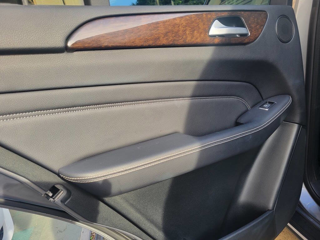 Used 2014 Mercedes-Benz ML 350 BlueTEC 4MATIC image 24