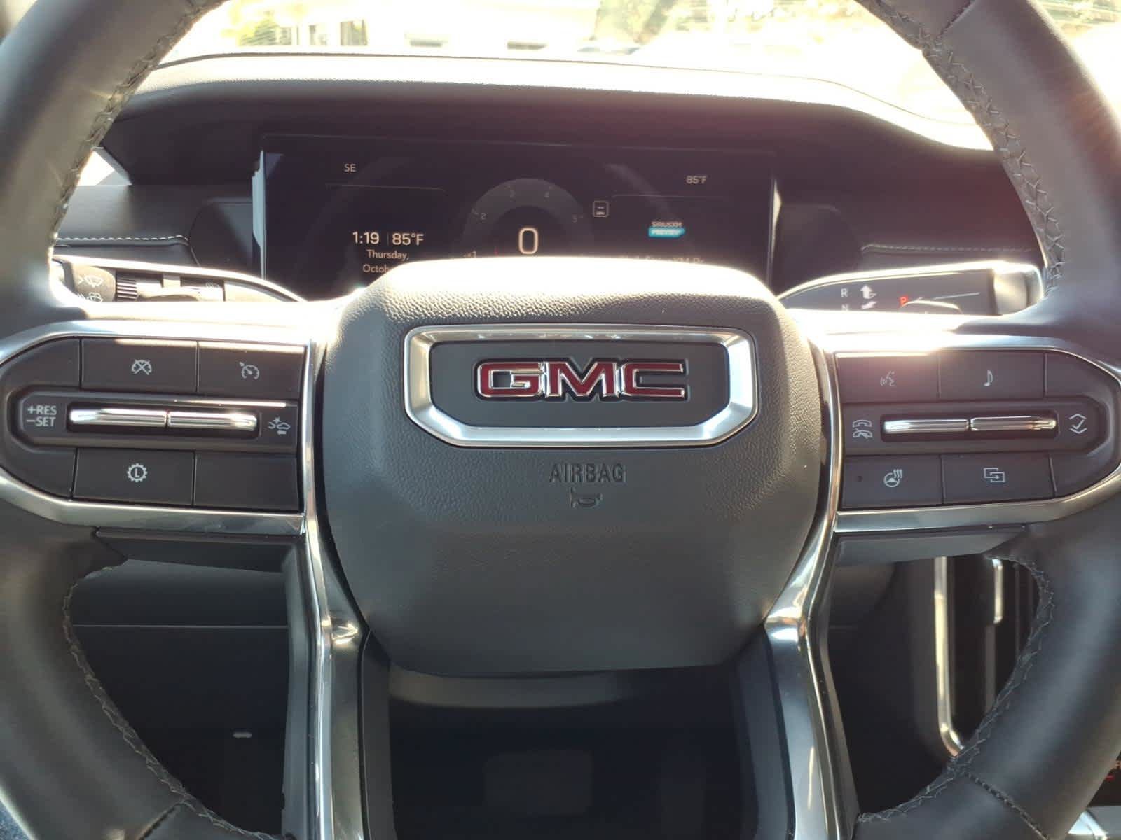 Certified 2025 GMC Acadia Elevation w/ Elevation Premium Package FWD image 19