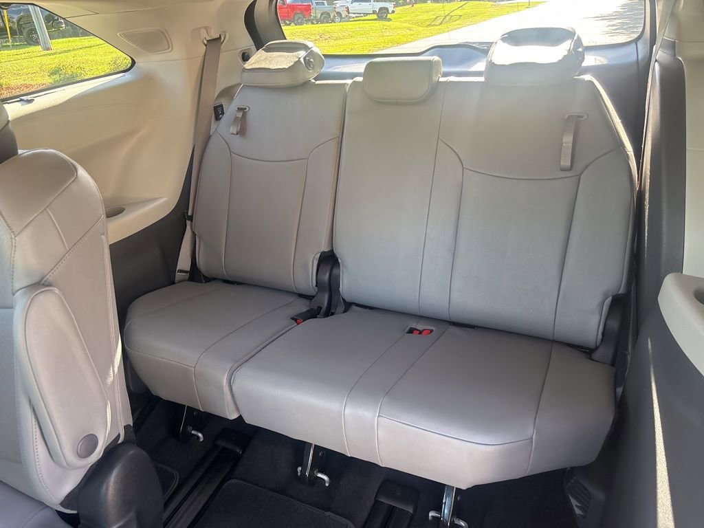 Used 2024 Toyota Sienna Limited AWD/4WD image 41