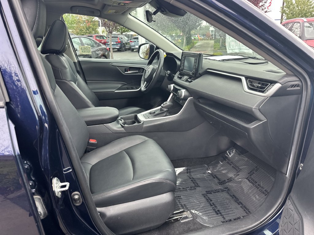 Used 2021 Toyota RAV4 XLE Premium AWD/4WD image 17