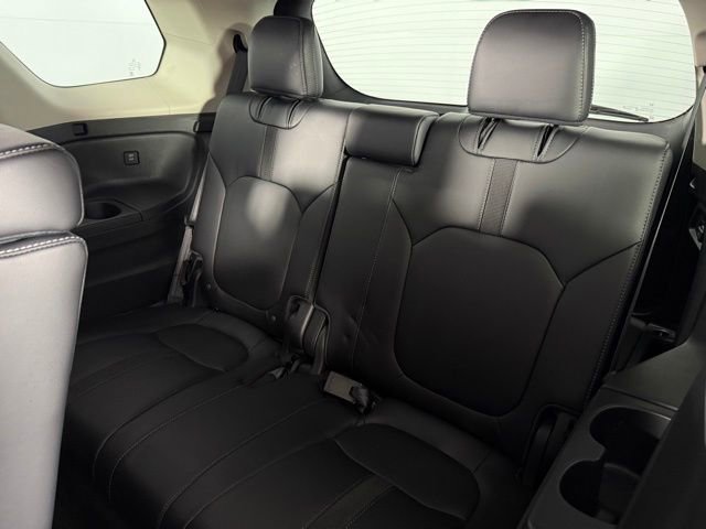 Used 2025 Honda Pilot EX-L image 18