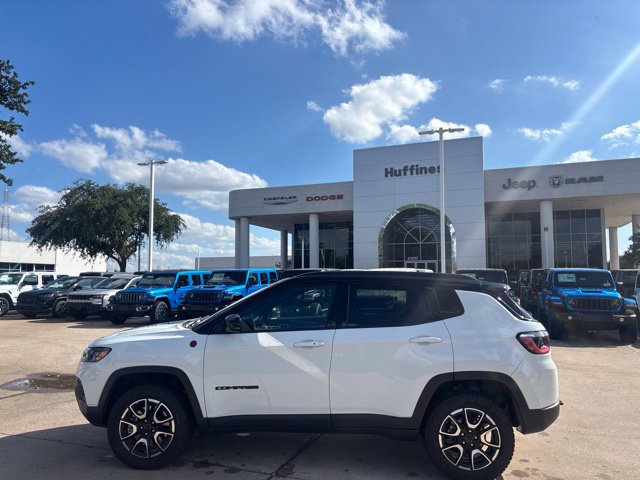 Used 2026 Jeep Compass Trailhawk AWD/4WD image 8
