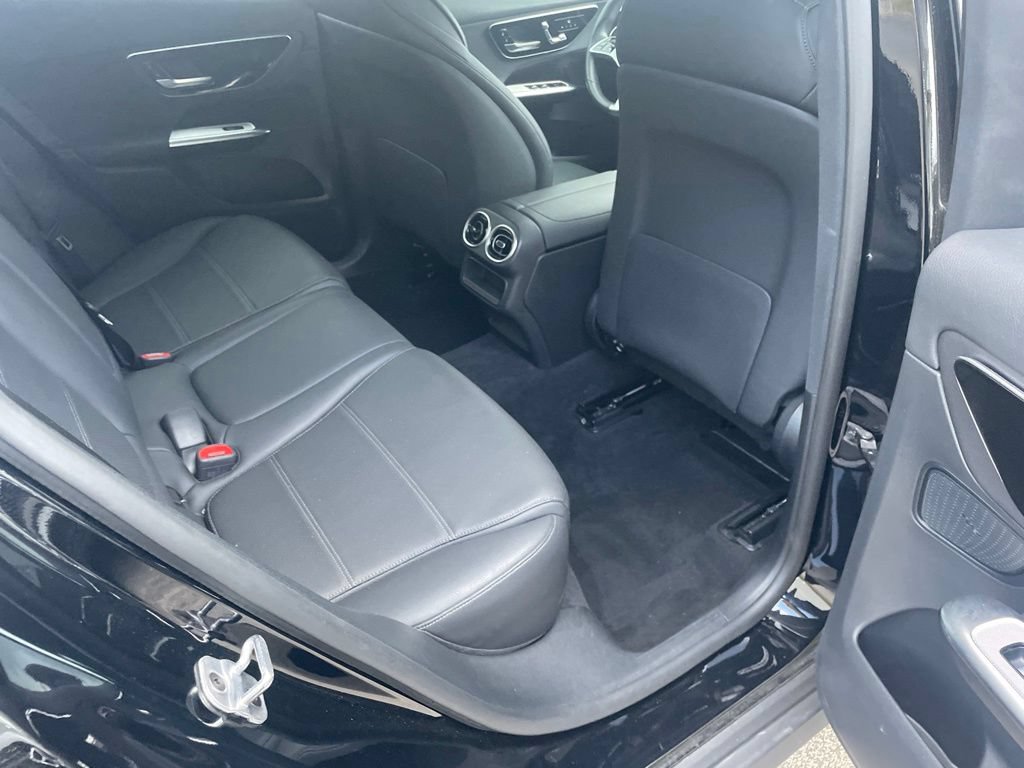 Used 2025 Mercedes-Benz GLC 350e 4MATIC image 7