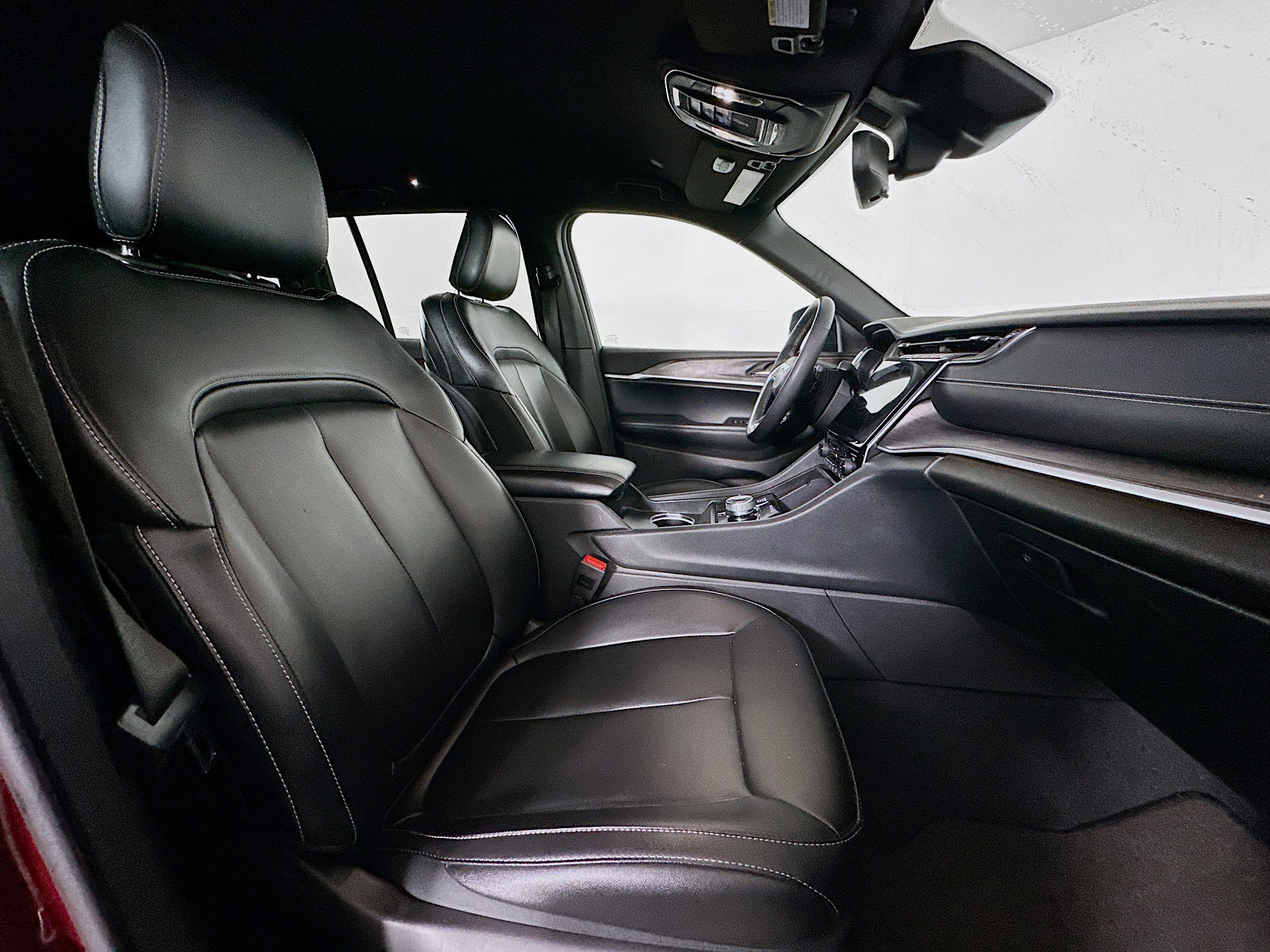 Used 2024 Jeep Grand Cherokee Limited image 31