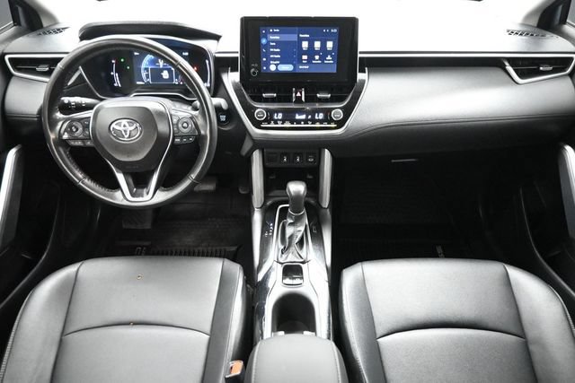Used 2024 Toyota Corolla Cross XLE w/ Convenience Package AWD/4WD image 10
