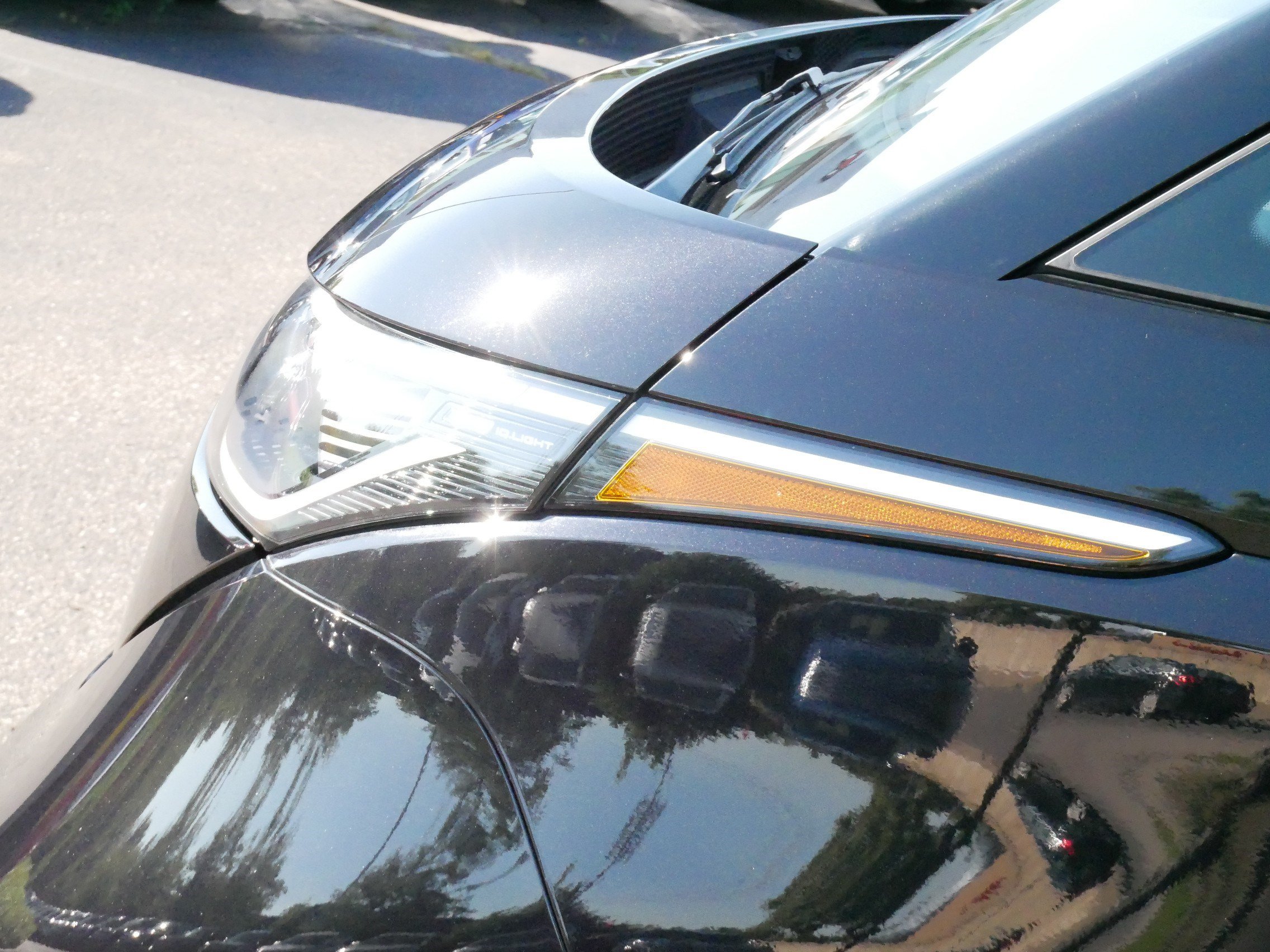 Certified 2025 Volkswagen ID. Buzz Pro S RWD image 16