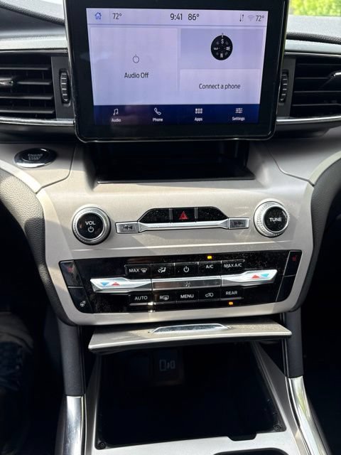Used 2024 Ford Explorer XLT w/ Equipment Group 202A RWD image 12