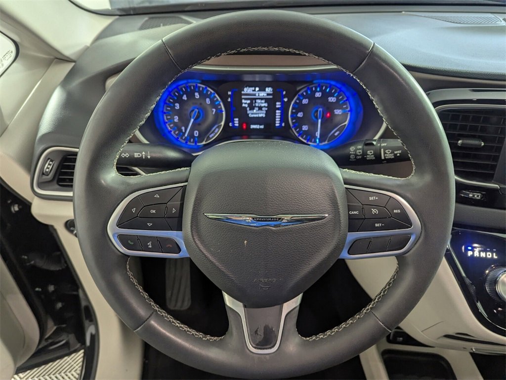 Used 2023 Chrysler Voyager LX image 20