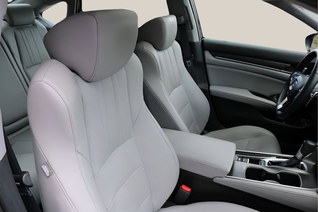 Used 2018 Honda Accord Touring image 20