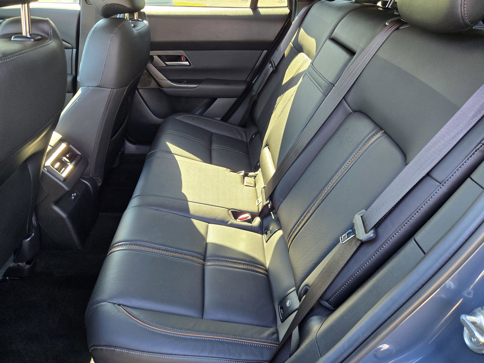 Used 2025 MAZDA CX-50 AWD 2.5 Hybrid w/ Premium Pkg image 12