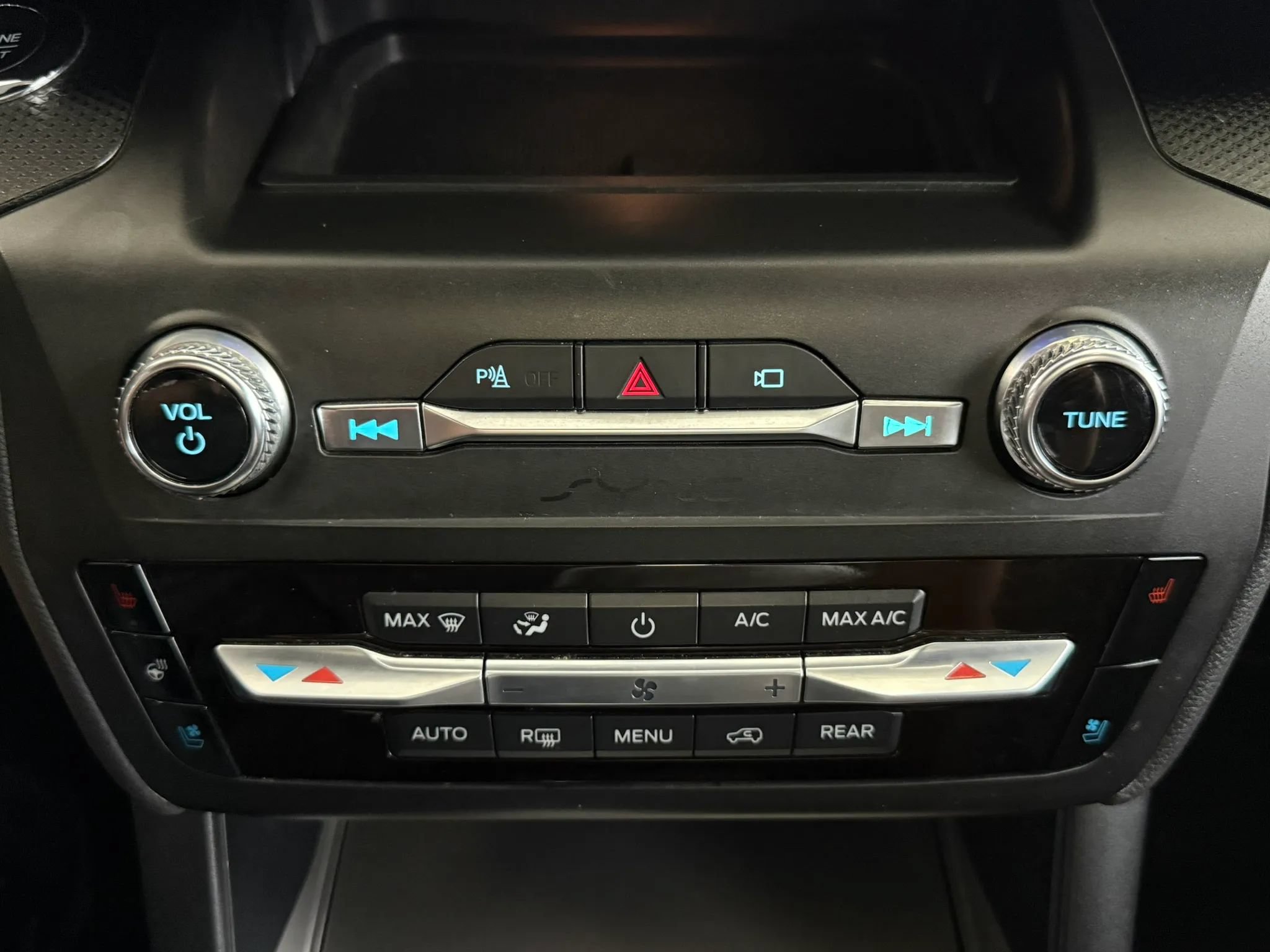 Used 2020 Ford Explorer ST AWD/4WD image 17