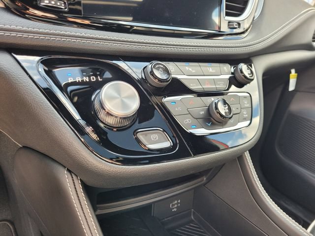 New 2026 Chrysler Pacifica Limited FWD image 27