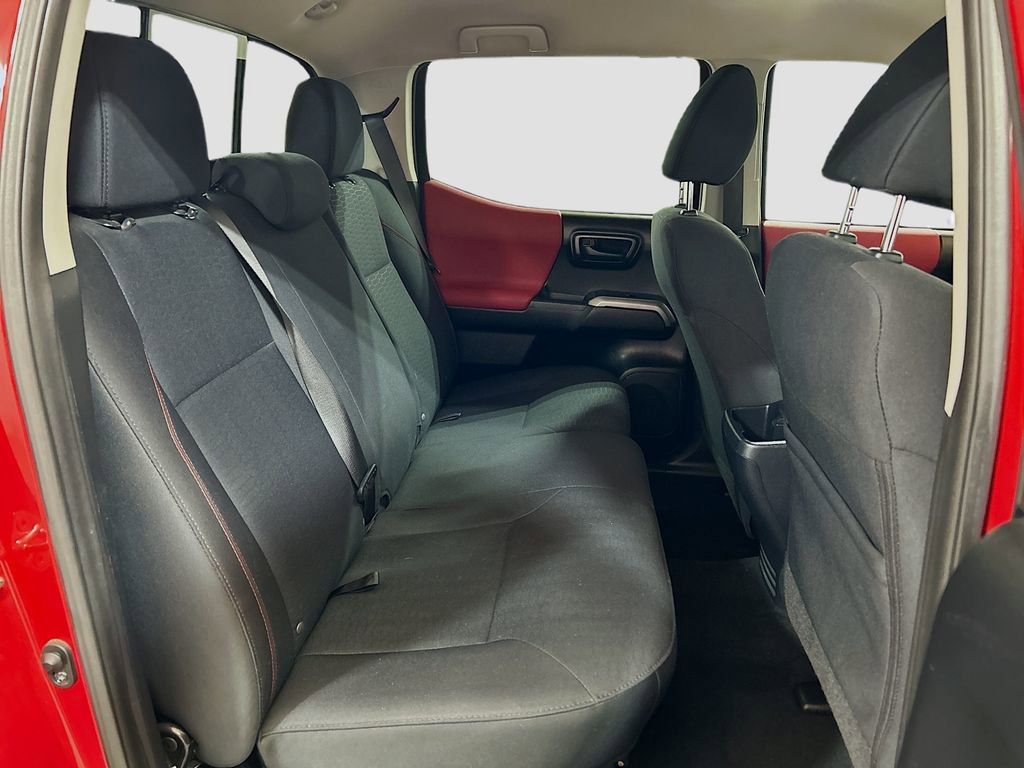 Used 2018 Toyota Tacoma SR5 RWD image 22