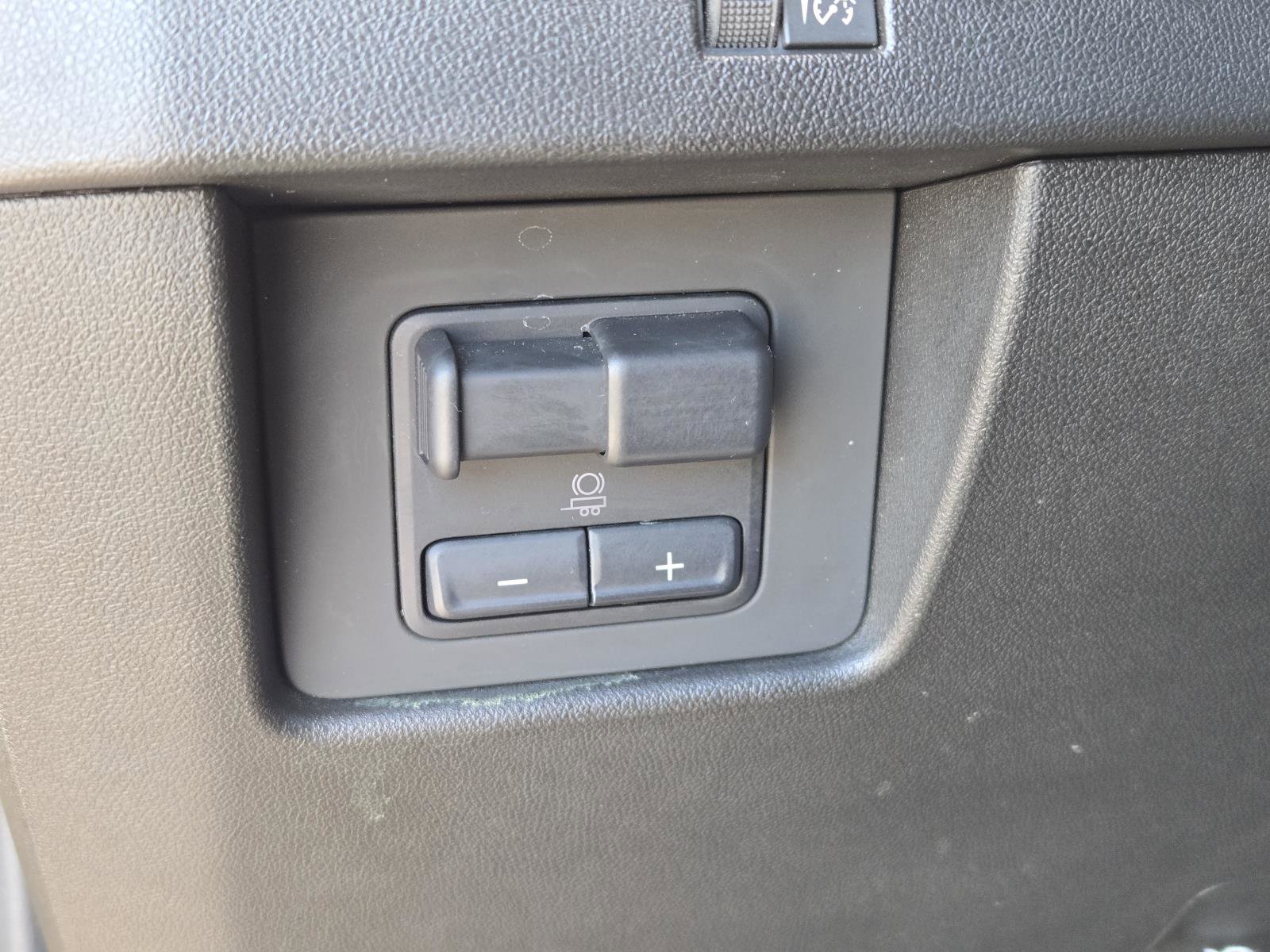 Used 2024 Chevrolet Colorado Trail Boss w/ Advanced Trailering Package image 18