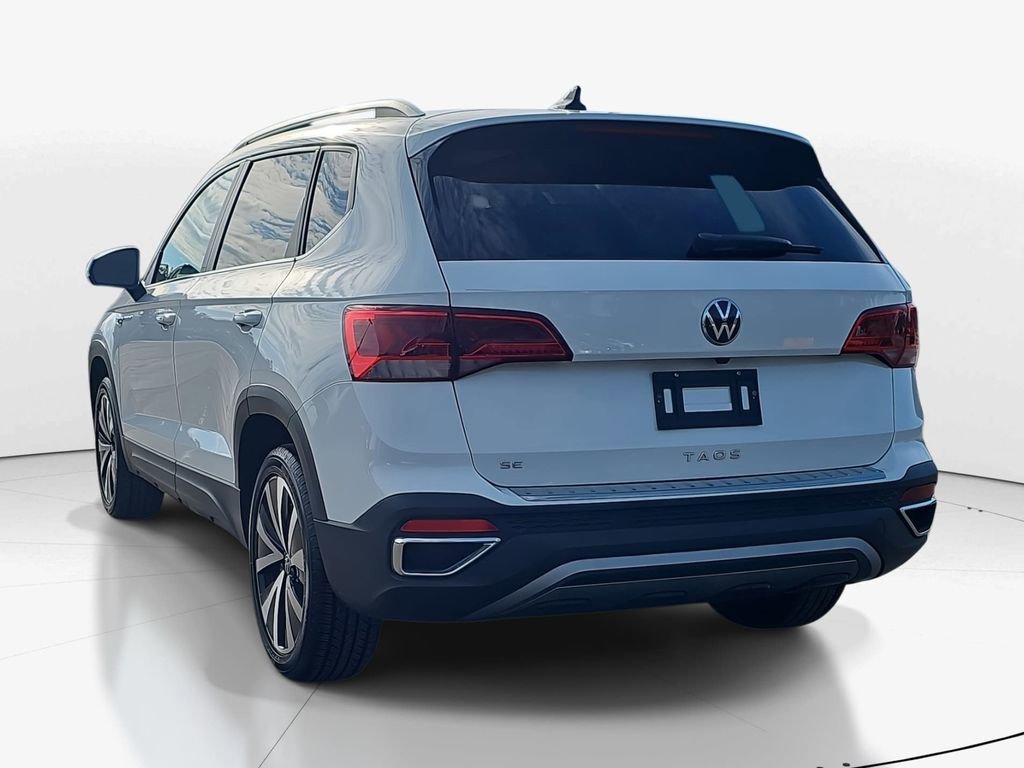 Used 2022 Volkswagen Taos SE w/ Panoramic Sunroof Package image 7