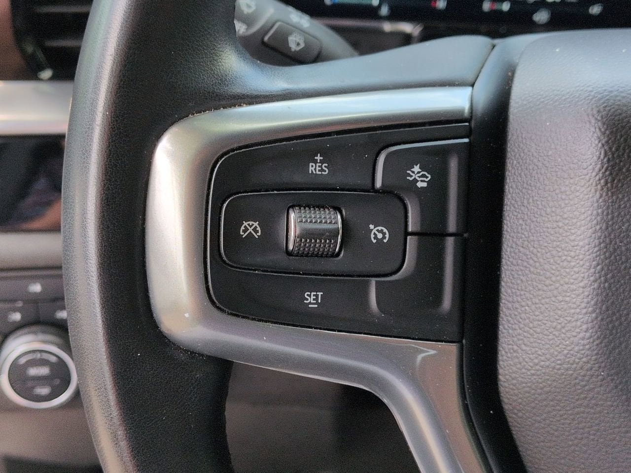 Used 2024 Chevrolet Silverado 2500 LT AWD/4WD image 12