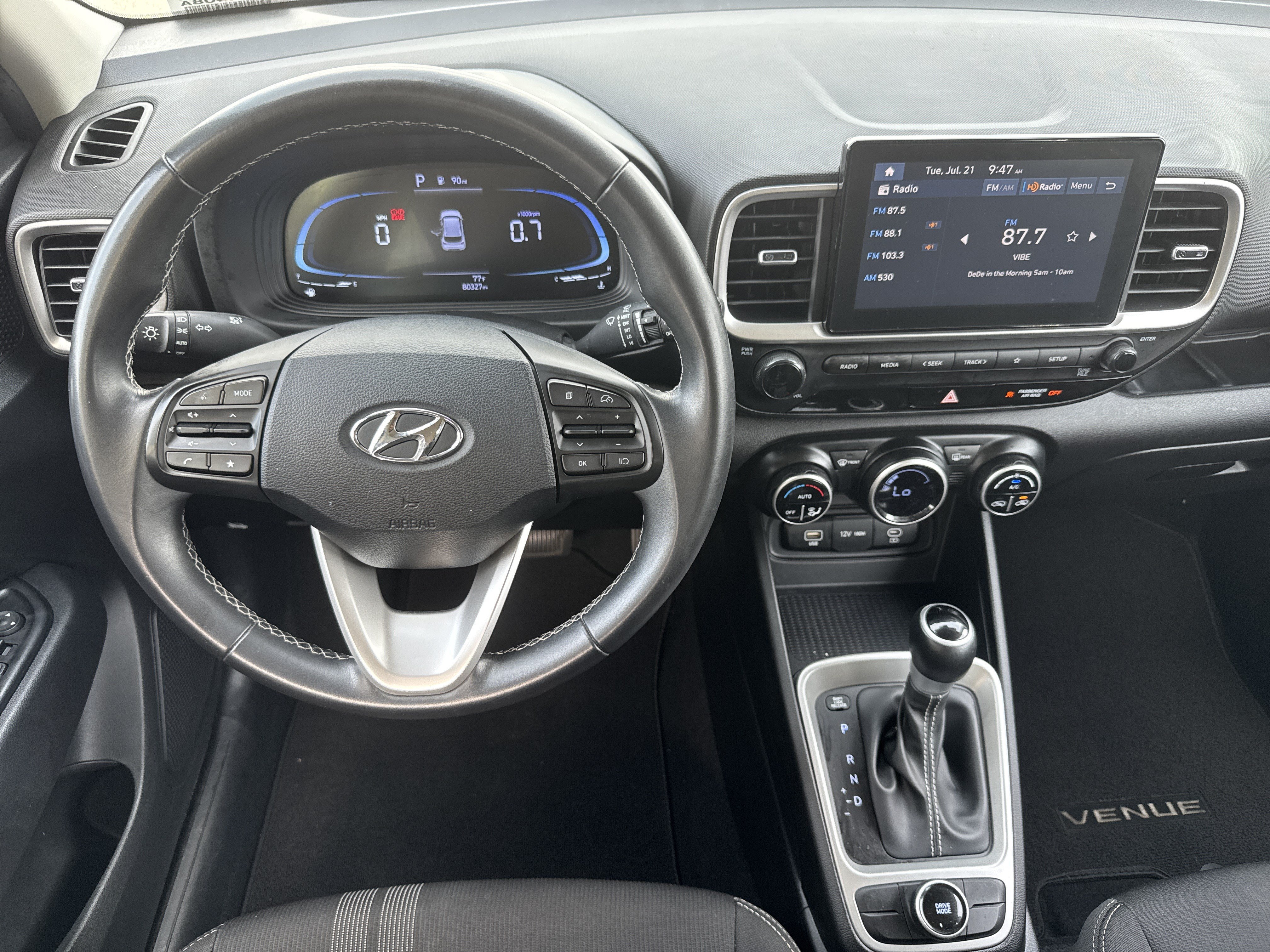 Used 2024 Hyundai Venue SEL FWD image 17