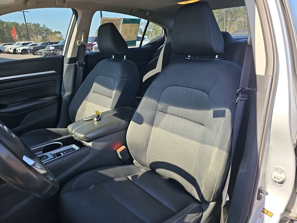 Used 2022 Nissan Altima 2.5 SV w/ SV Premium Package image 19