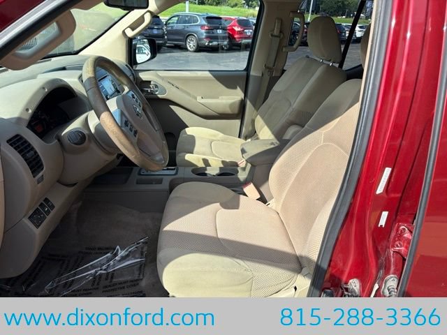 Used 2013 Nissan Frontier SV w/ SV Value Truck Pkg AWD/4WD image 11