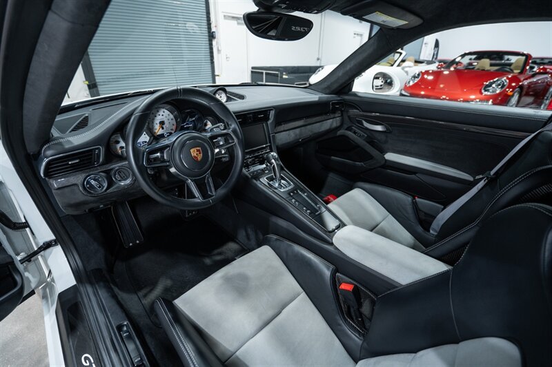 Used 2016 Porsche 911 GT3 RS RWD image 27