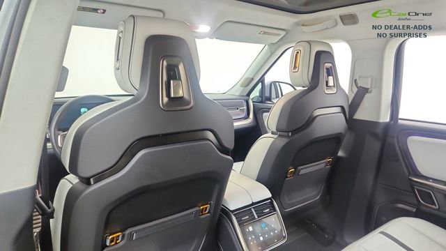 Used 2024 Rivian R1S Adventure AWD/4WD image 35