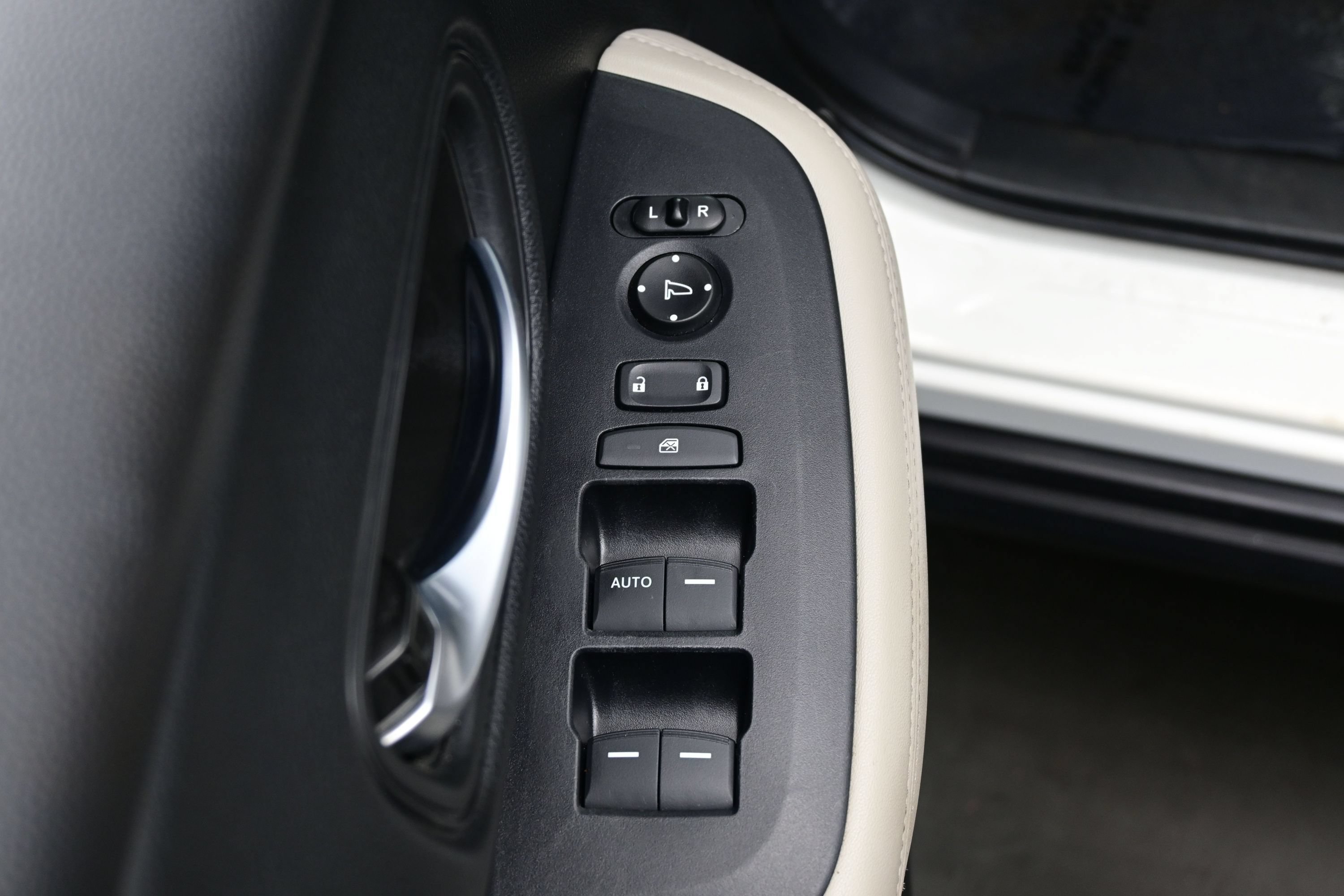 Used 2024 Honda HR-V LX image 10
