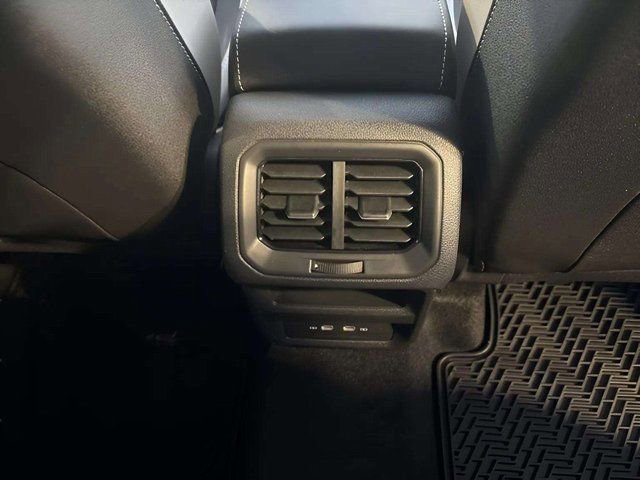 Certified 2026 Volkswagen Taos SE image 9