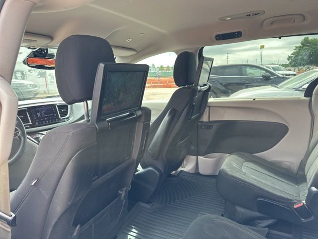 Used 2019 Chrysler Pacifica Touring Plus w/ Advanced Safetytec Group FWD image 15