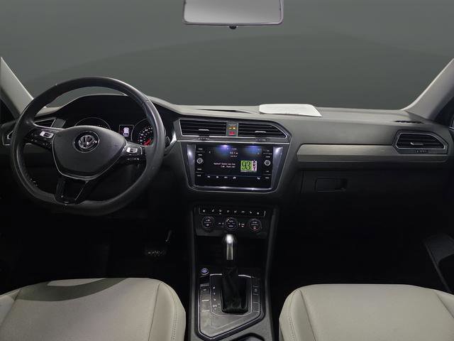Used 2020 Volkswagen Tiguan SE w/ Panoramic Sunroof Package image 5