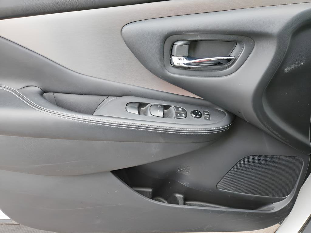 Used 2017 Nissan Rogue Sport SL image 19