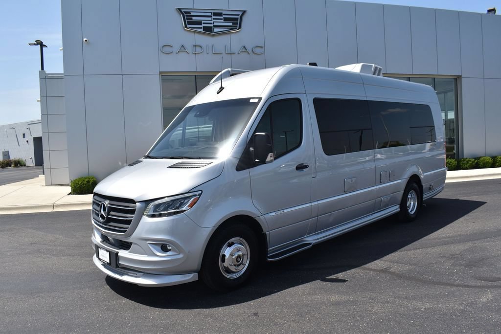 Used 2022 Mercedes-Benz Sprinter 3500 image 1
