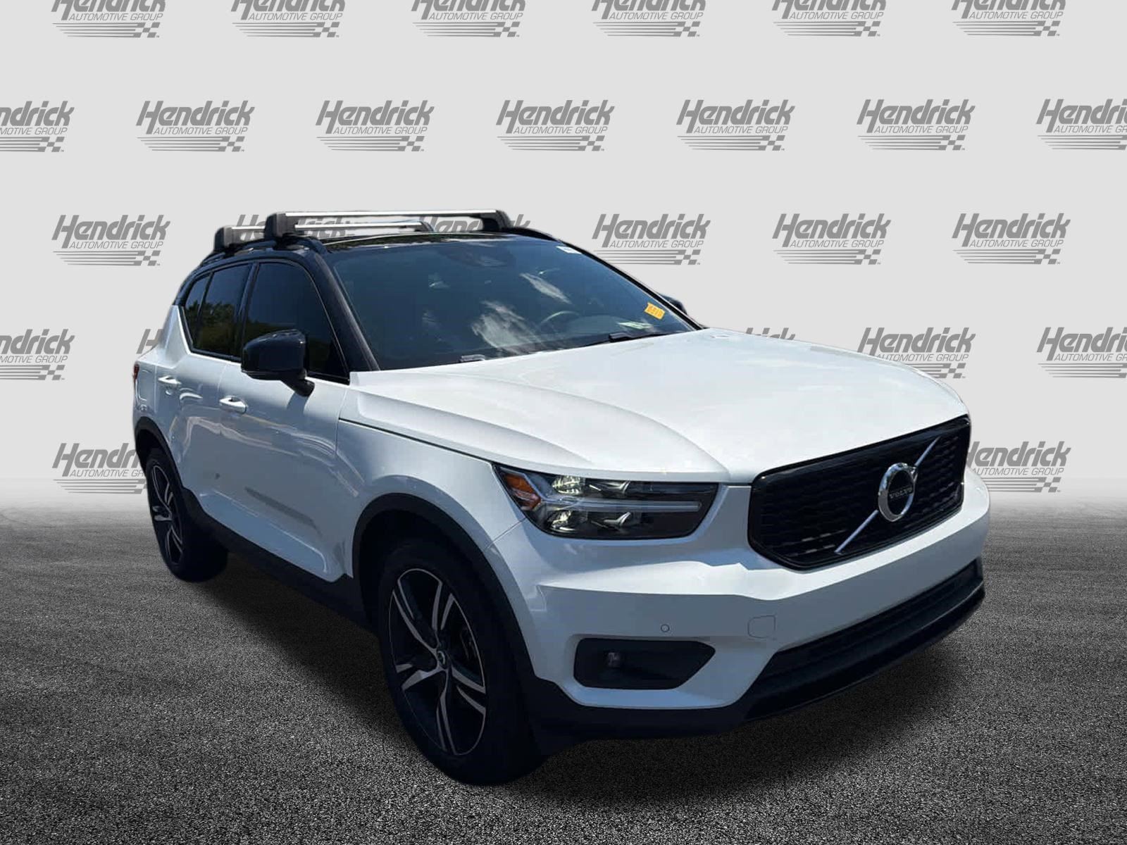 Used 2022 Volvo XC40 T4 R-Design w/ Protection Package Premier FWD image 2