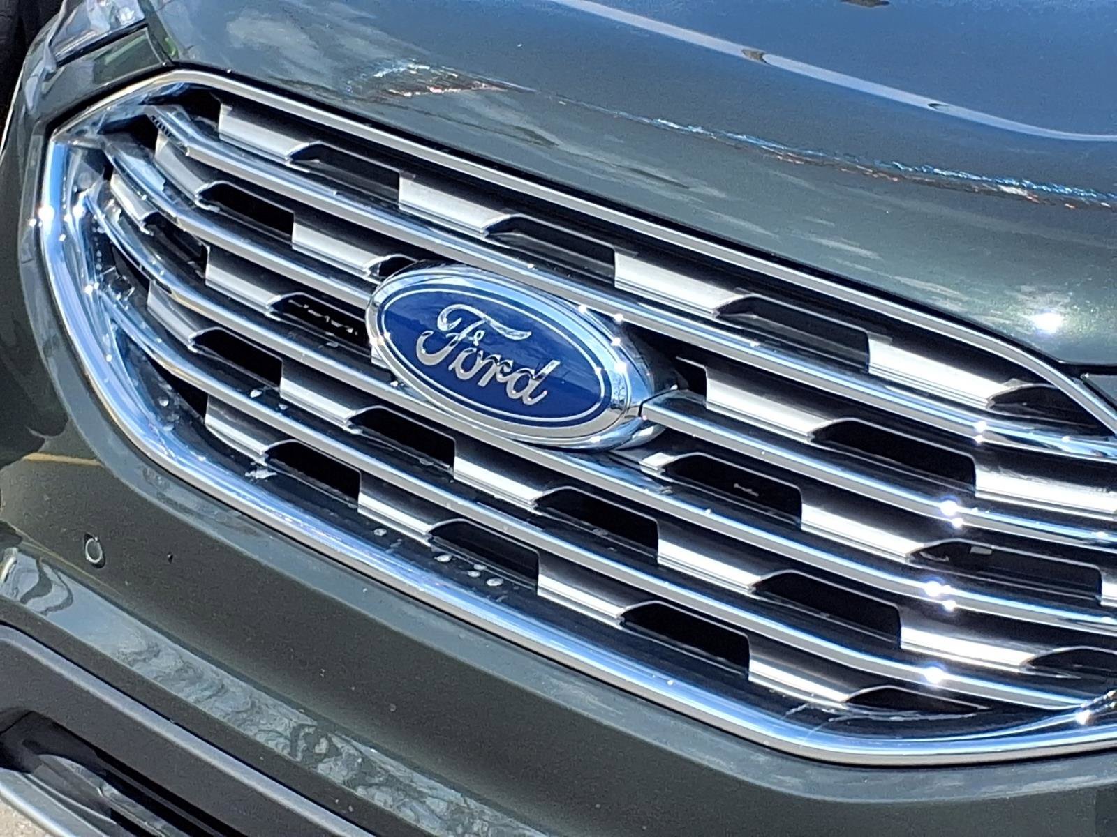 Used 2024 Ford Edge Titanium image 32